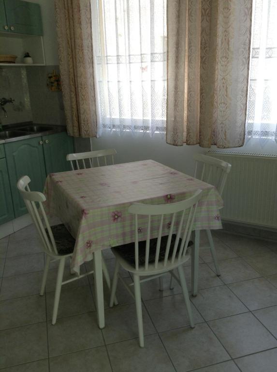 ザラカロシュAlom Hazアパートメント 部屋 写真