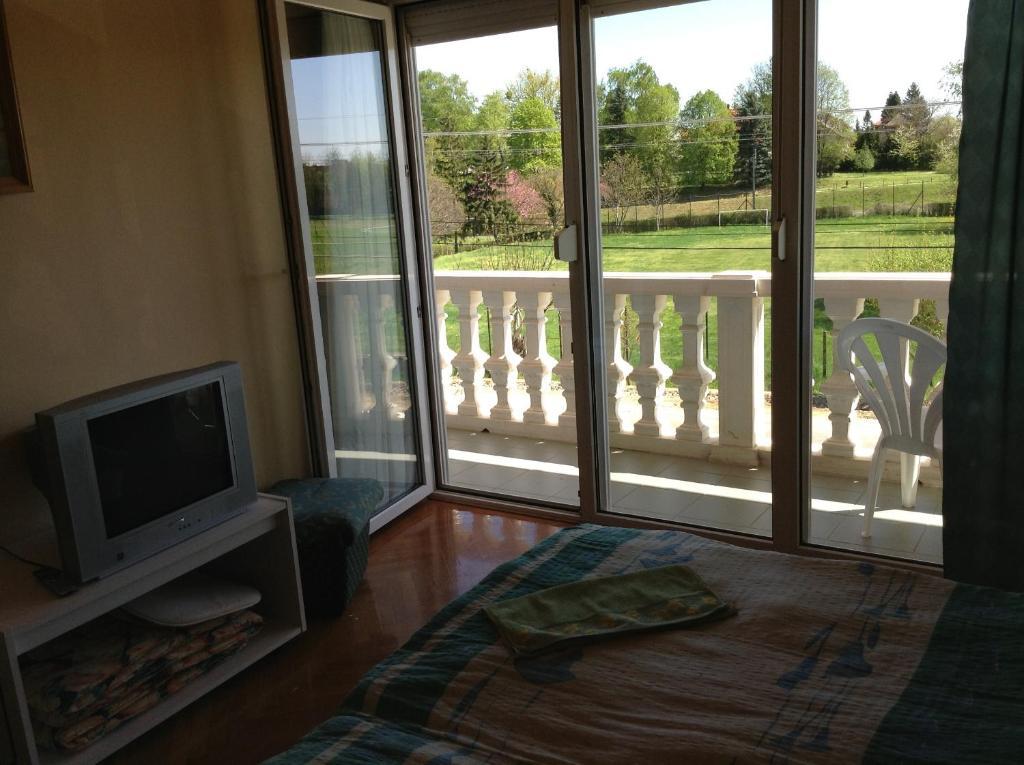 ザラカロシュAlom Hazアパートメント 部屋 写真