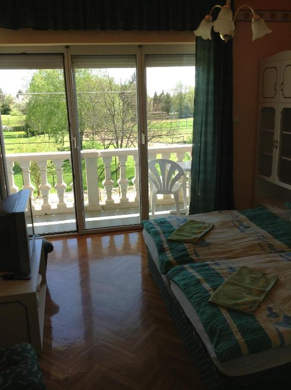 ザラカロシュAlom Hazアパートメント 部屋 写真